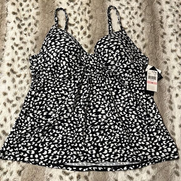 Island Escape Tankini Top - Picture 10 of 10